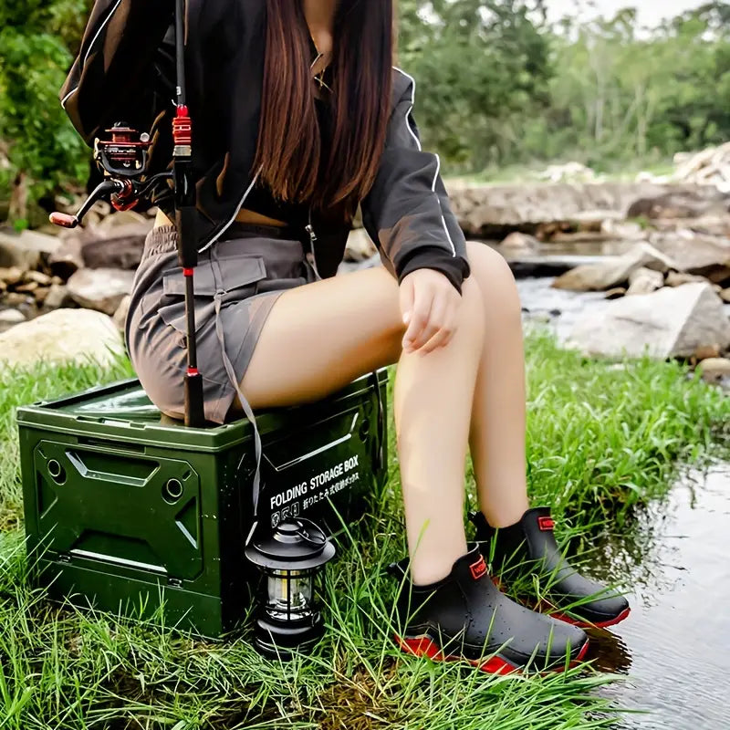 Black and Red / 13