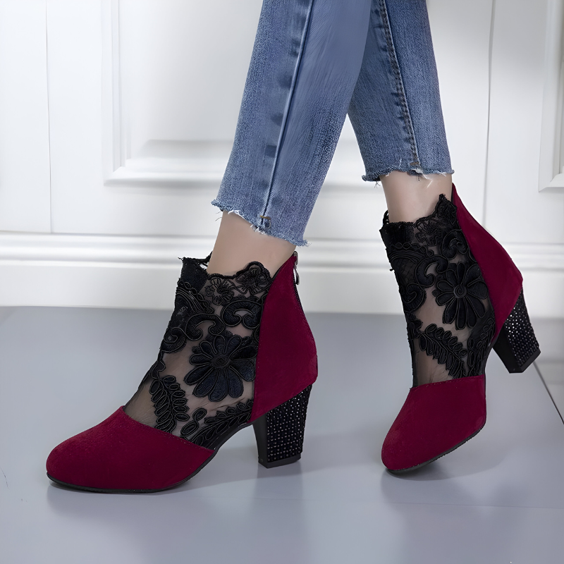 Red (Almost sold out) / 43