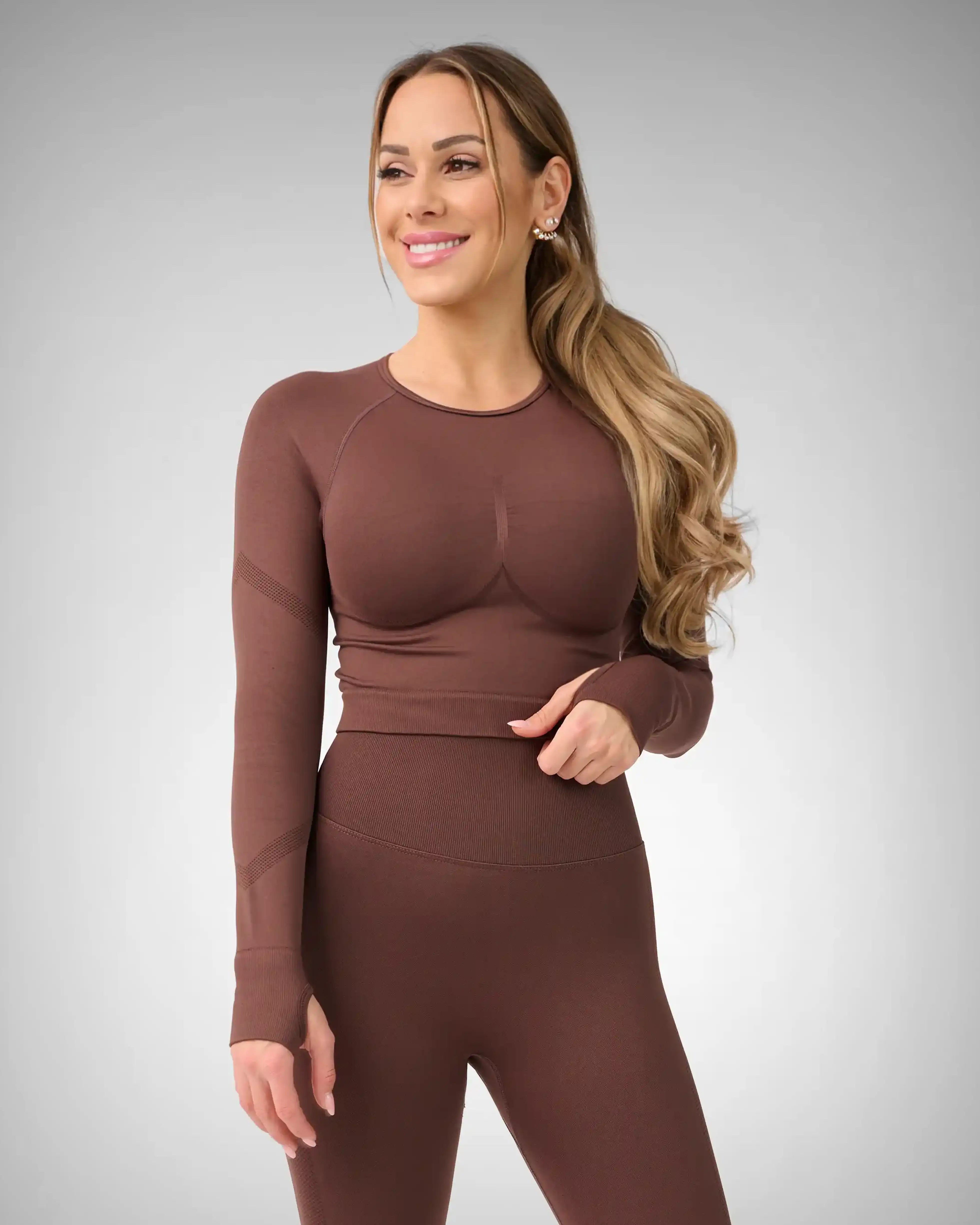 Brown / L