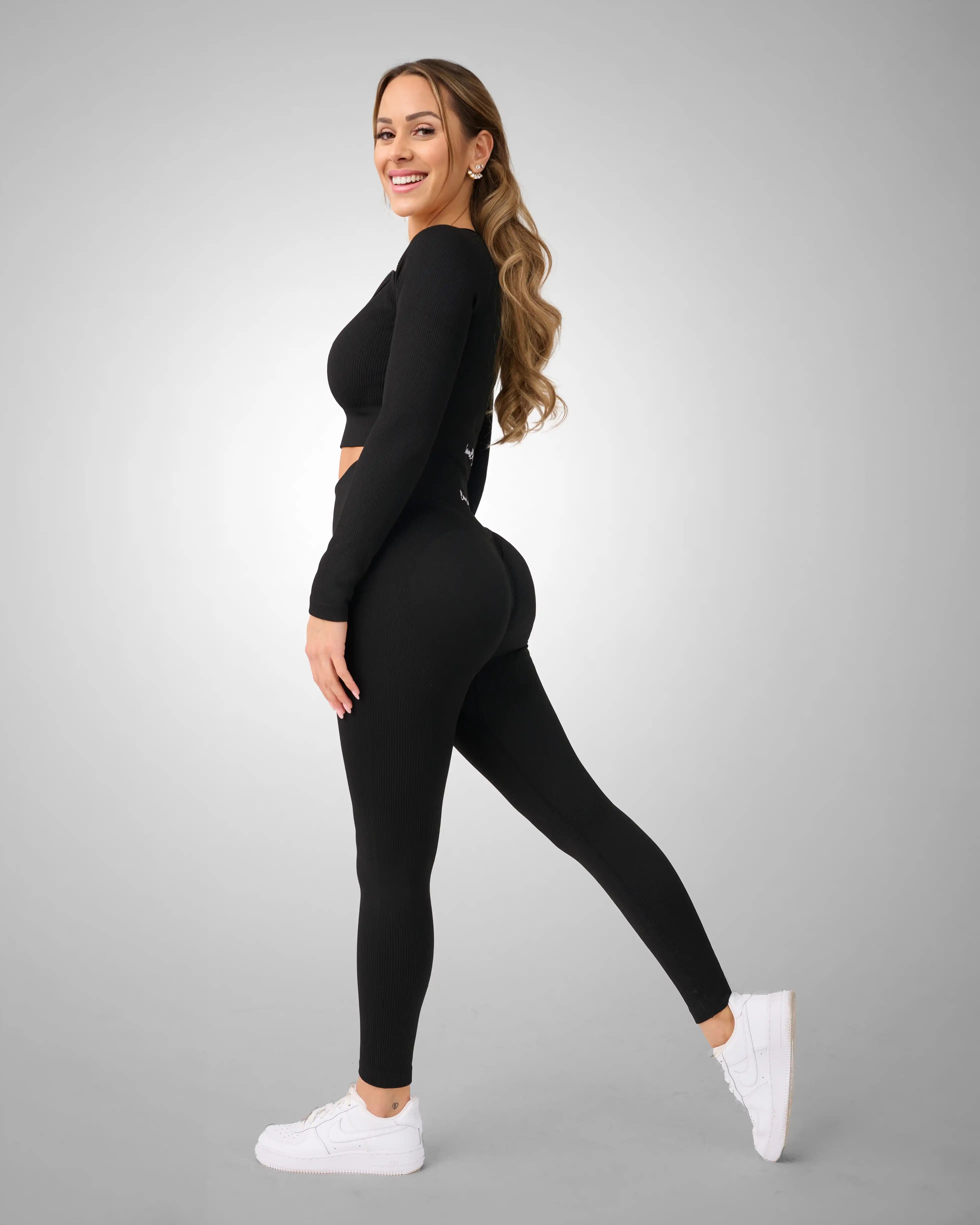 Black / L