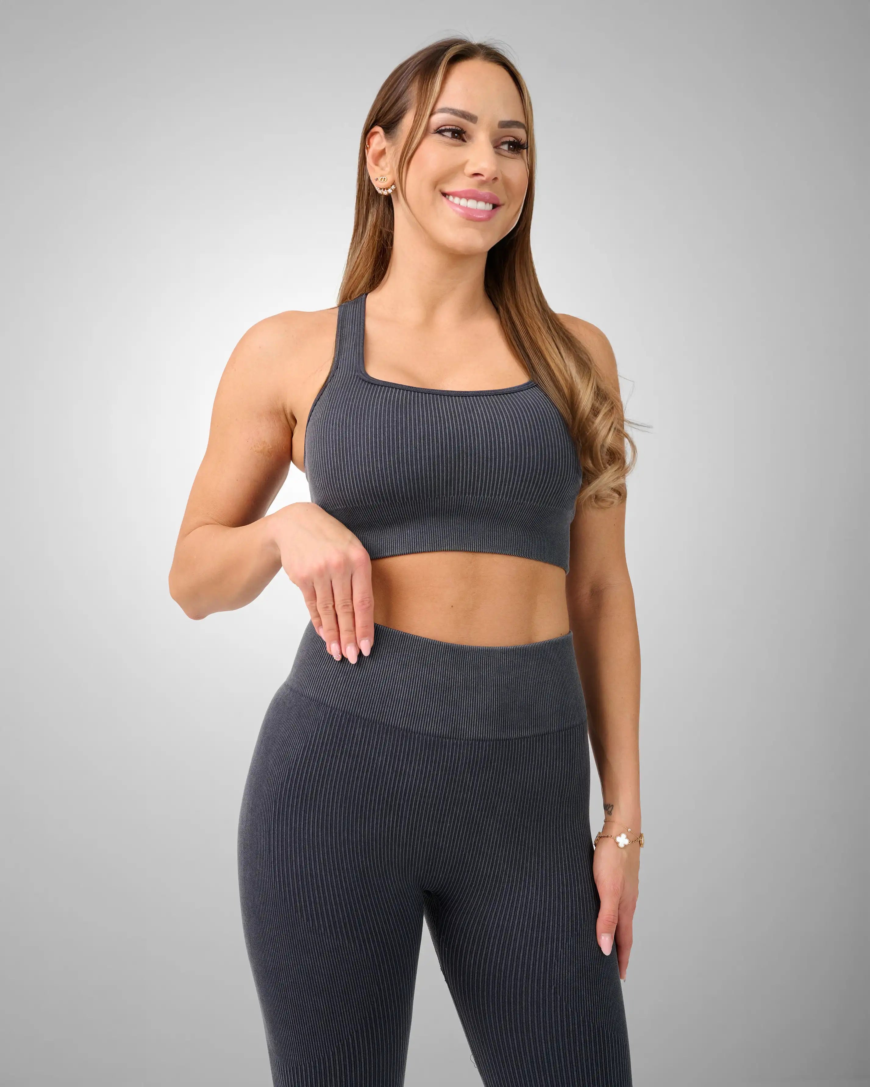 Black / L