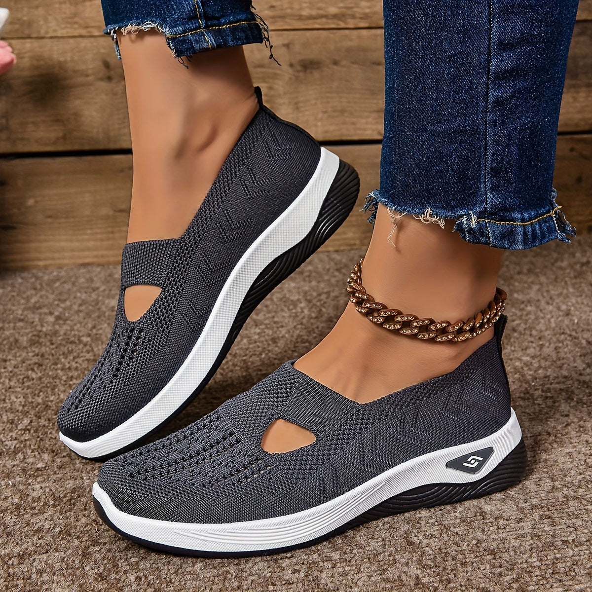 Dark Gray / 44
